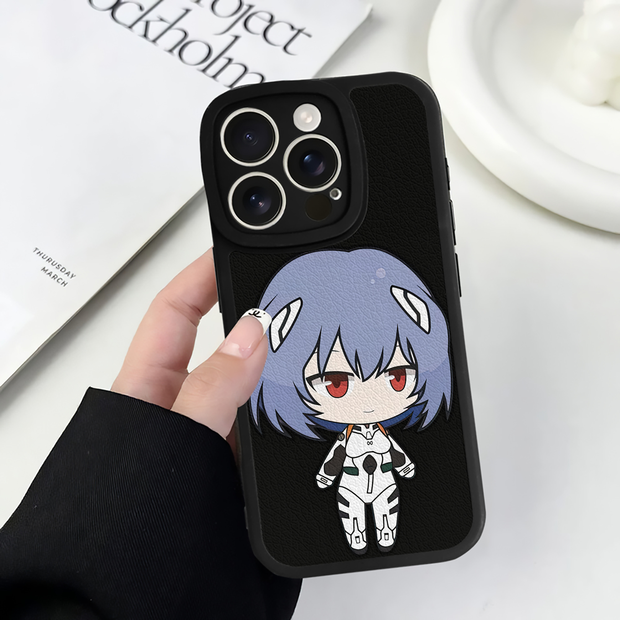 （画像用） EVA 新世紀エヴァンゲリオン 【iPhone 16シリーズ対応】シリコンスマホケース（レザー調） 材質：シリコン